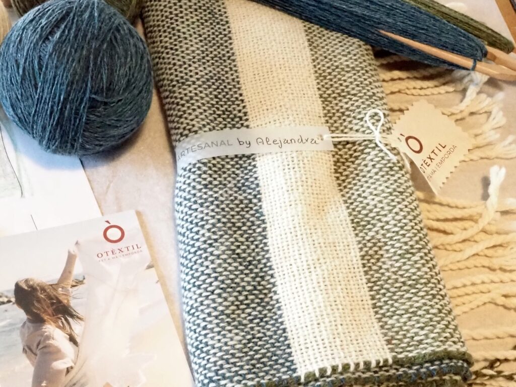 Classes intensives realitzades entre setmana, que han donat per a la realització d'un preciós écharpe de llana merino transhumant.